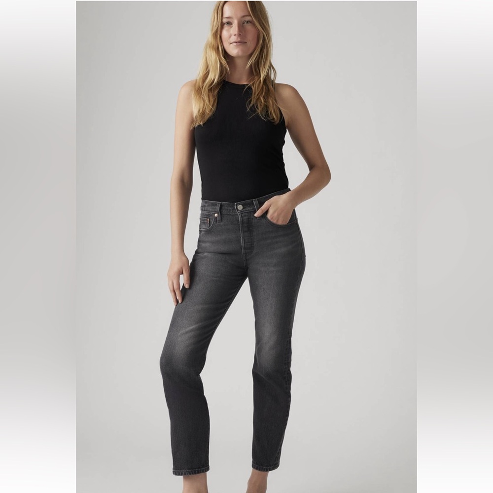 501 CROP SALSA STONEWASH
SALSA STONEWASH